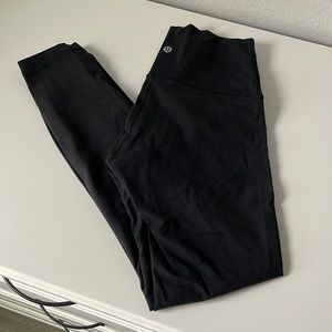 Lululemon wunder under leggings size 4